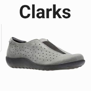 𝅺NEW! CLARKS Medora Gemma Perforated Slip On Sneaker Shoe 5.